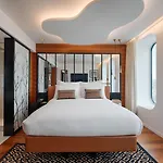 Renaissance Republique & Hotel