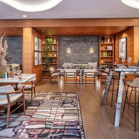 Renaissance Republique Hotel&spa Hotel