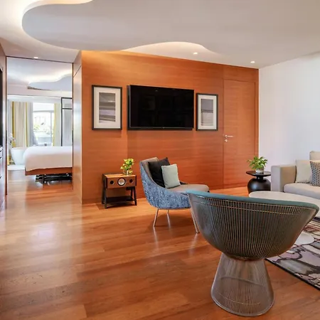 Renaissance Republique Hotel&spa Hotel