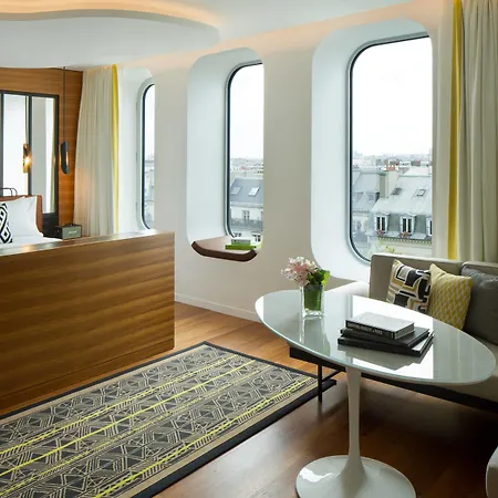 Renaissance Republique & 5* Париж