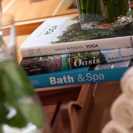 Renaissance Republique & 5*