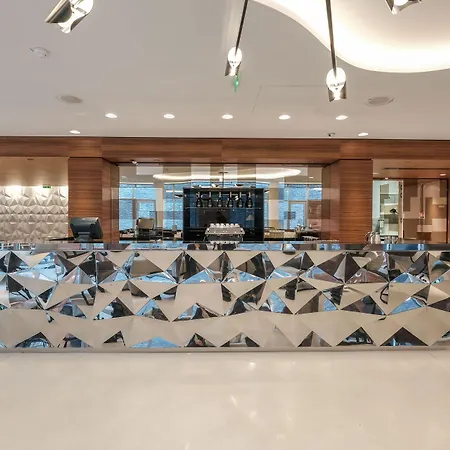 Renaissance Republique & Otel 5*