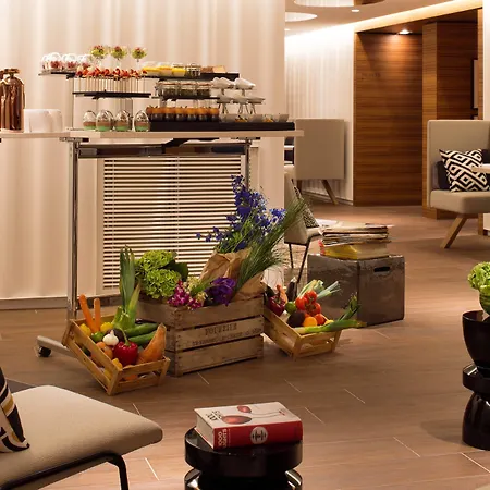 Hotel Renaissance Republique &