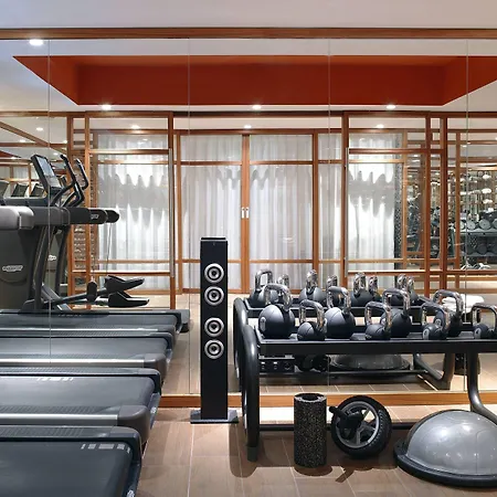 Renaissance Republique & Hotel 5*