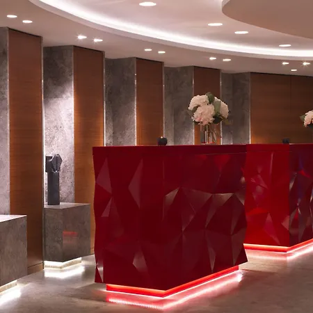 Hotel Renaissance Republique & Paris