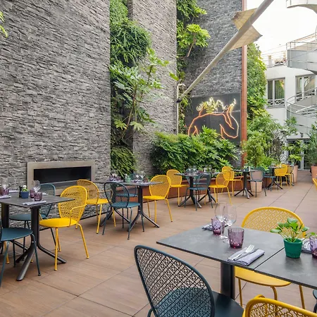 Hotel Renaissance Republique &