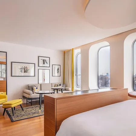 Renaissance Republique & Hotel