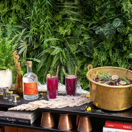 Otel Renaissance Republique & Paris