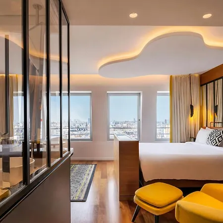 Renaissance Republique & 5*