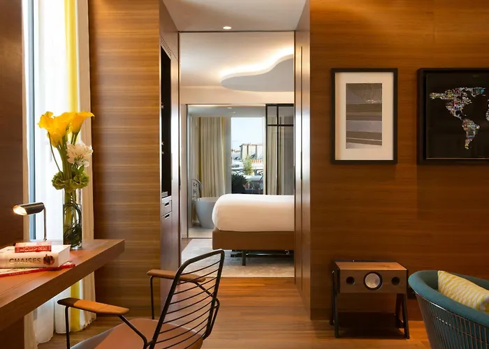 Renaissance Republique & Ξενοδοχείο