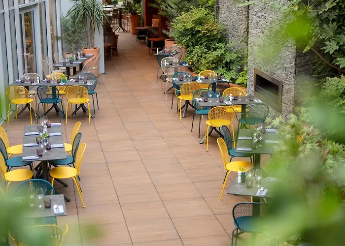 Renaissance Republique & باريس