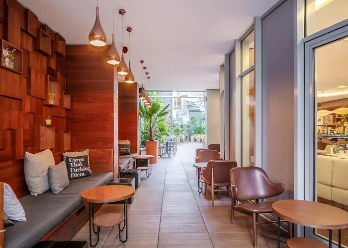 فندق Renaissance Republique &