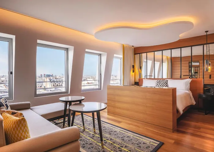 Renaissance Republique & Hotel