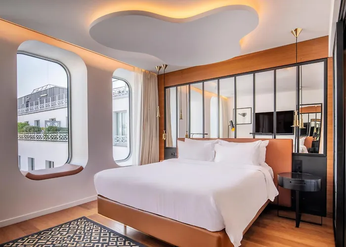 Renaissance Republique & فندق 5*