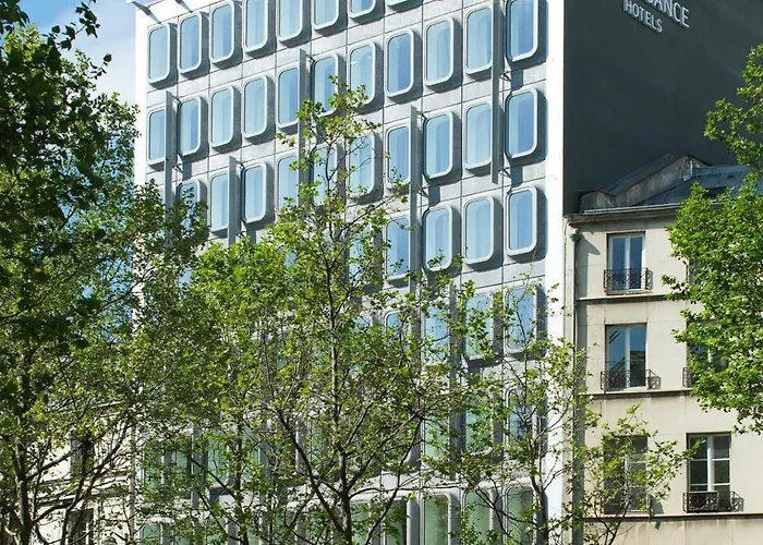Hotel Renaissance Republique & 5*