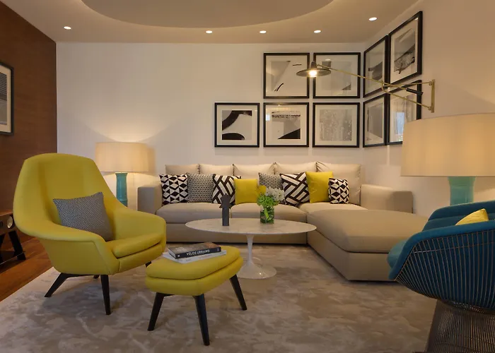 Renaissance Republique & فندق 5*