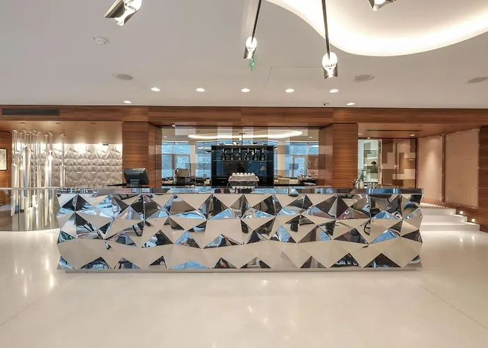 Renaissance Republique & فندق 5*