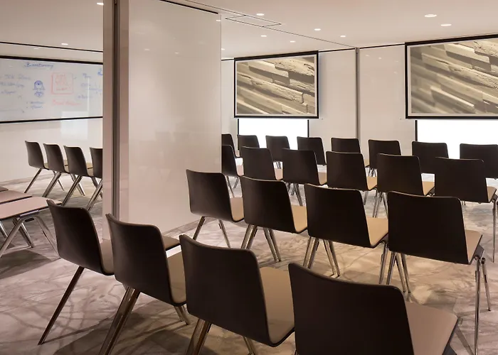 Renaissance Republique & 5*