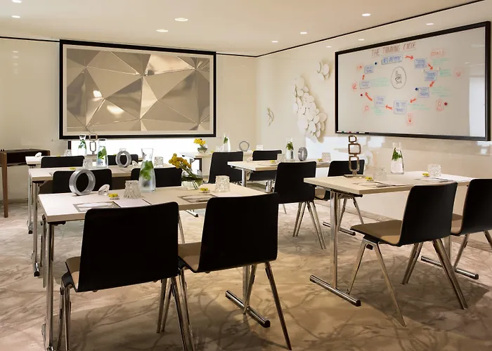 Renaissance Republique & باريس