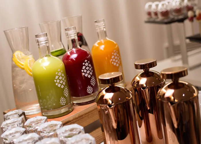 فندق Renaissance Republique & 5*