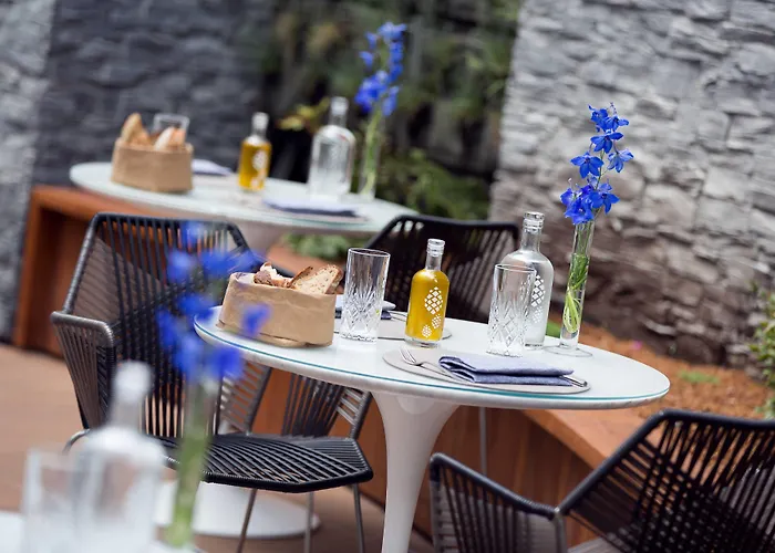 فندق Renaissance Republique & 5*