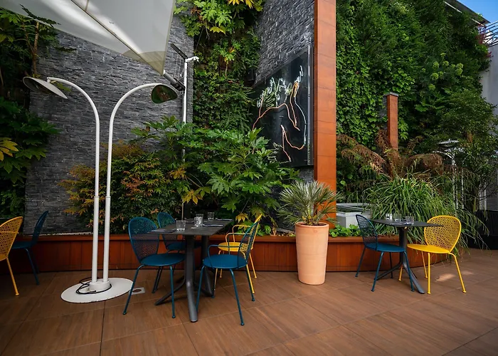 Renaissance Republique & فندق 5*