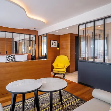Renaissance Republique Hotel&spa Hotel