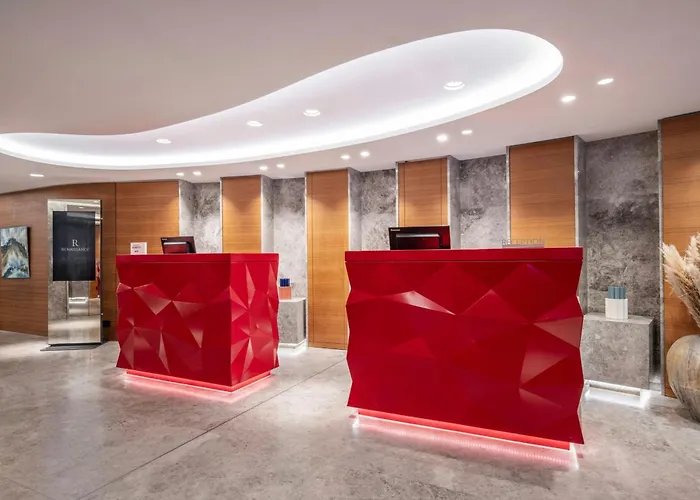 Hotel Renaissance Republique & Paris