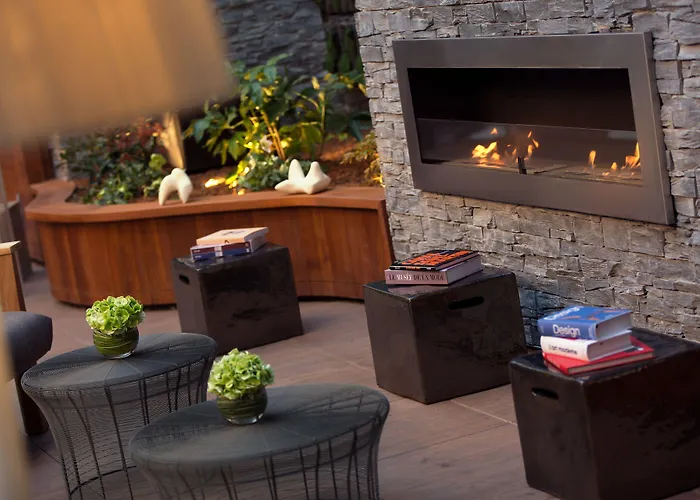 Renaissance Republique & Отель