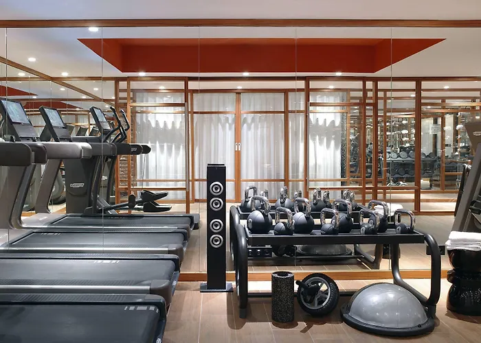 Renaissance Republique & Hotel 5*