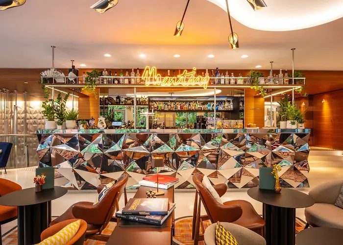 Renaissance Republique & Париж